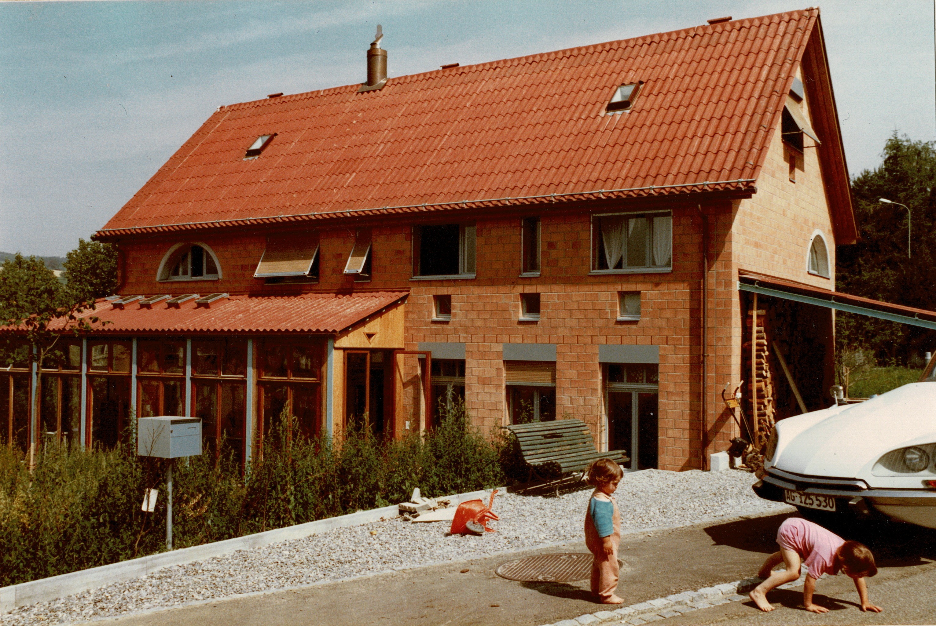 Haus, Veranda und Ursulas erstes Büro im Dachstock